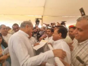 Sanchore News ( सांचौर न्यूज़ ) : मुख्यमंत्री ने बाढ़ प्रभावित क्षेत्रो का लिया जायजा , CM ने पीड़ितों से भी की मुलाकात